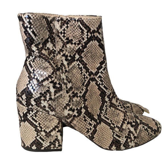 Urban Outfitters Thelma Ankle Boot - Picture 7 of 16